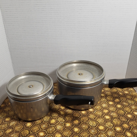 Vintage Wear Ever Heavy Aluminum Cooking Pots # 984 6C(1.5qt) and # 982 4C(1qt) - Picture 7 of 16